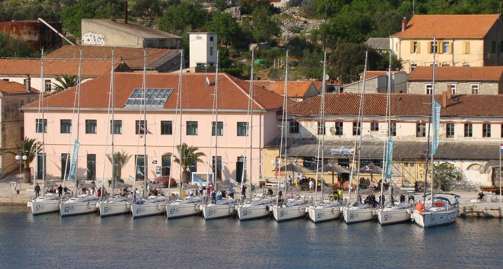 Apartments Orlic Sali Rum bild